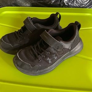 Black under armour sneakers